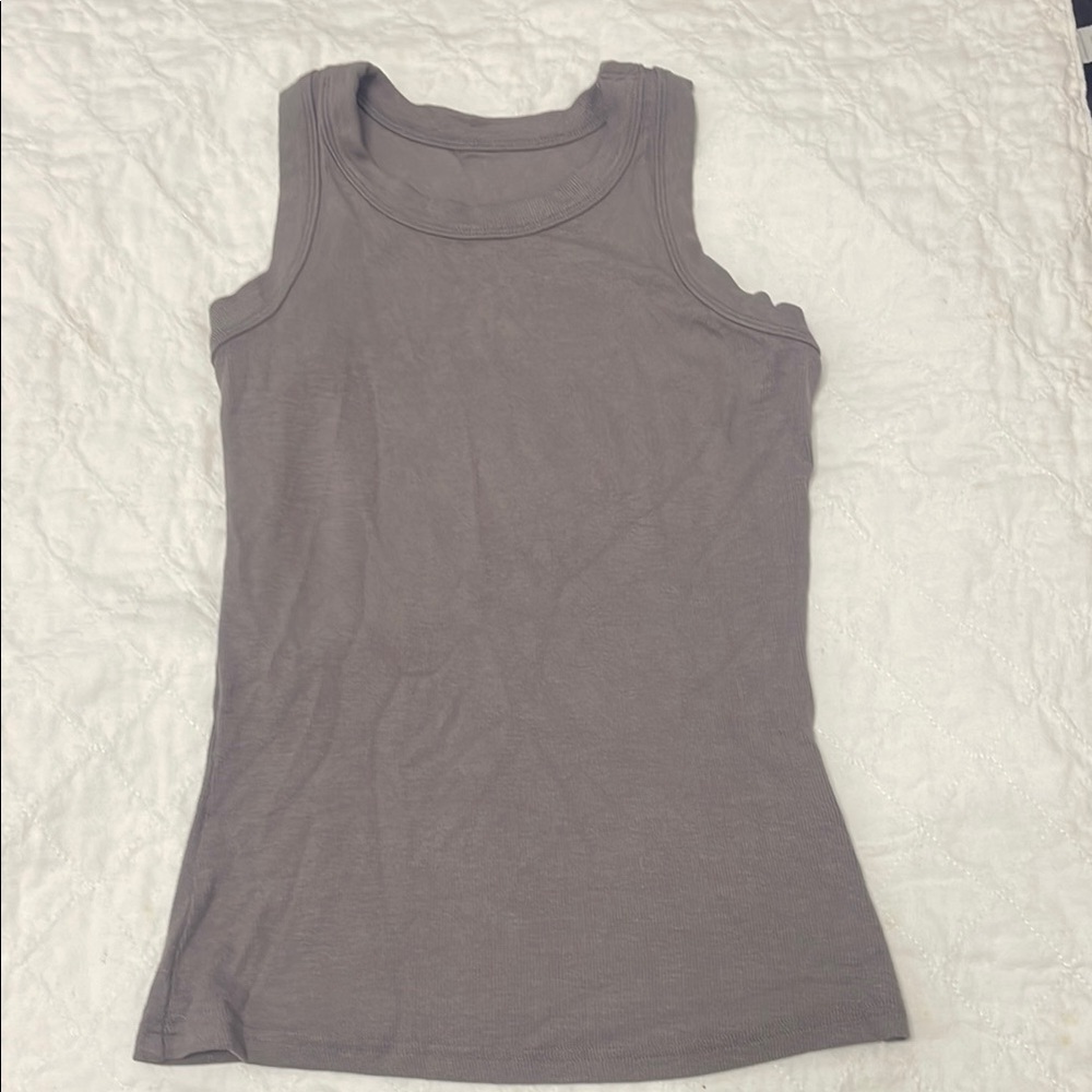 Fitted Gray Sleeveless Tank Top